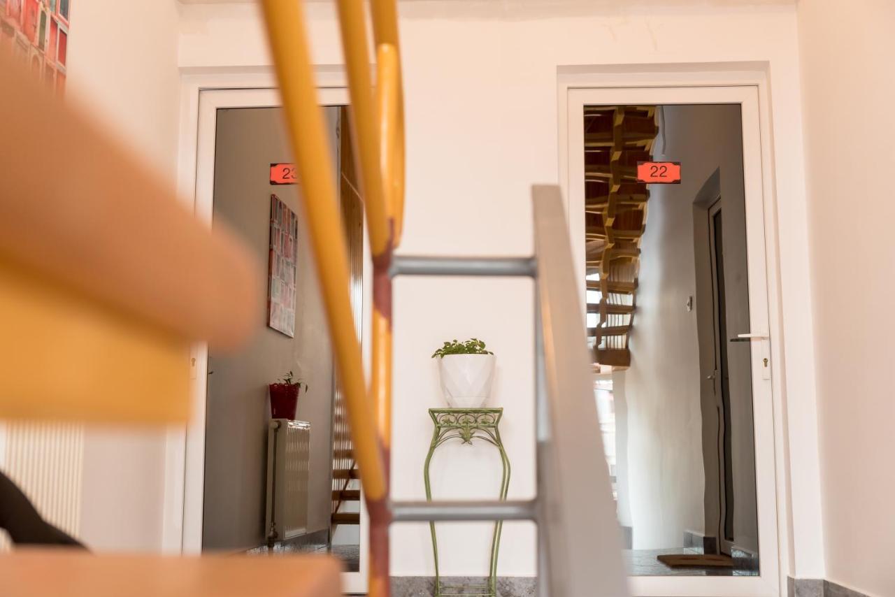 Lara Hotel Rooms Oradea Exterior foto