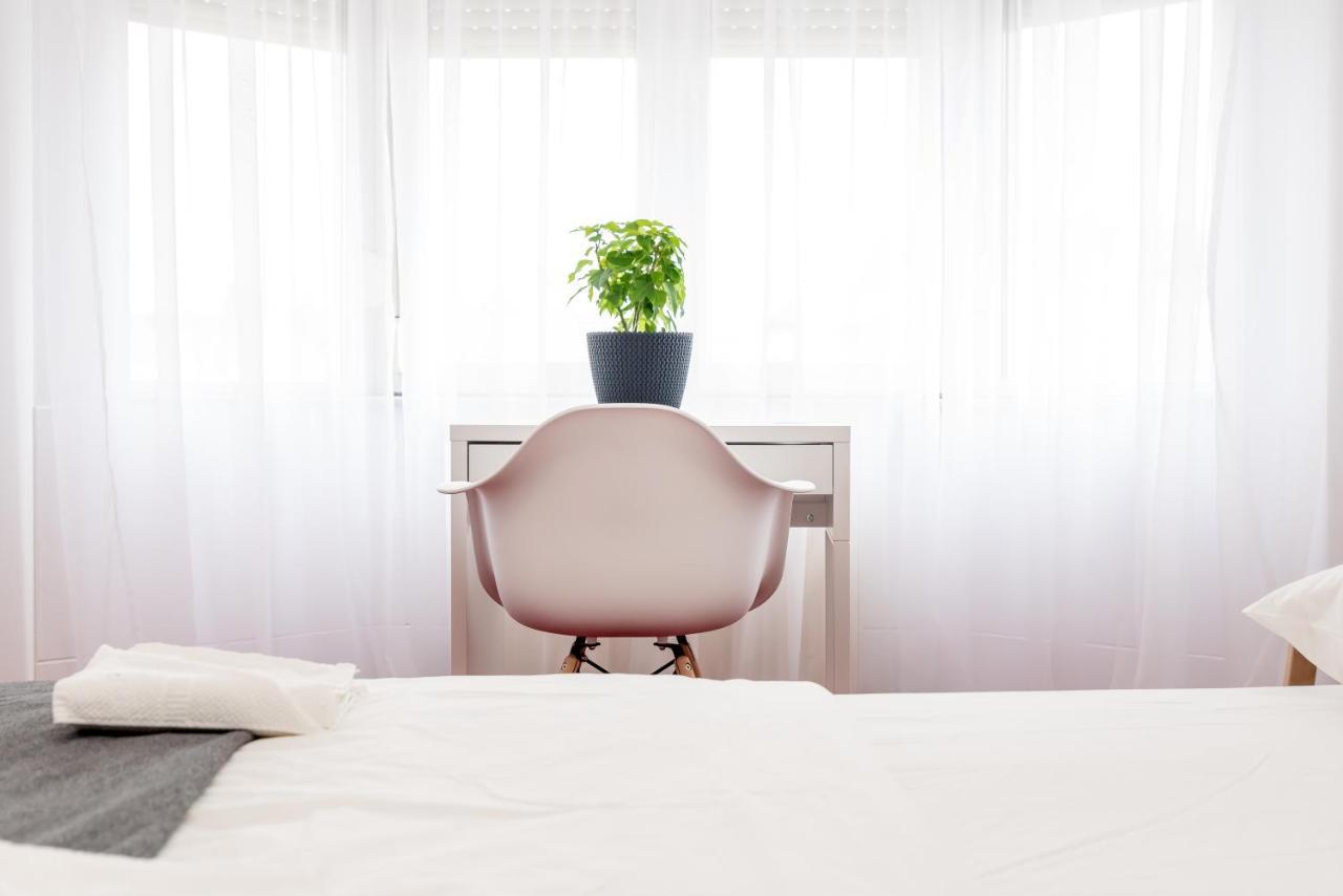 Lara Hotel Rooms Oradea Exterior foto
